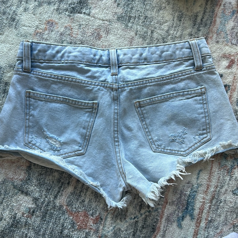 Size 00 Jean shorts - Picture 3 of 3
